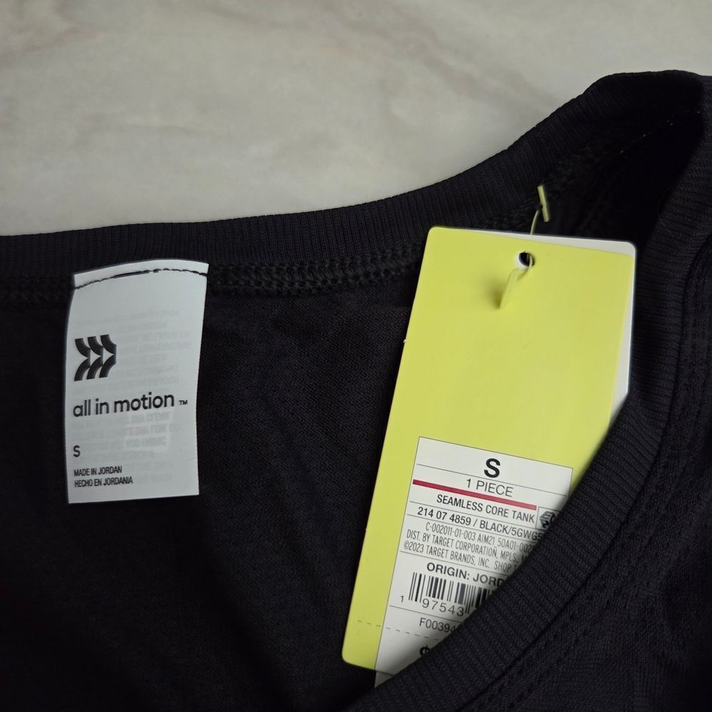 All in Motion Black Seamless Core Tank - Picture 2 of 4